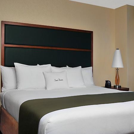 Doubletree Suites By Hilton Nyc - Times Square Нью-Йорк Номер фото