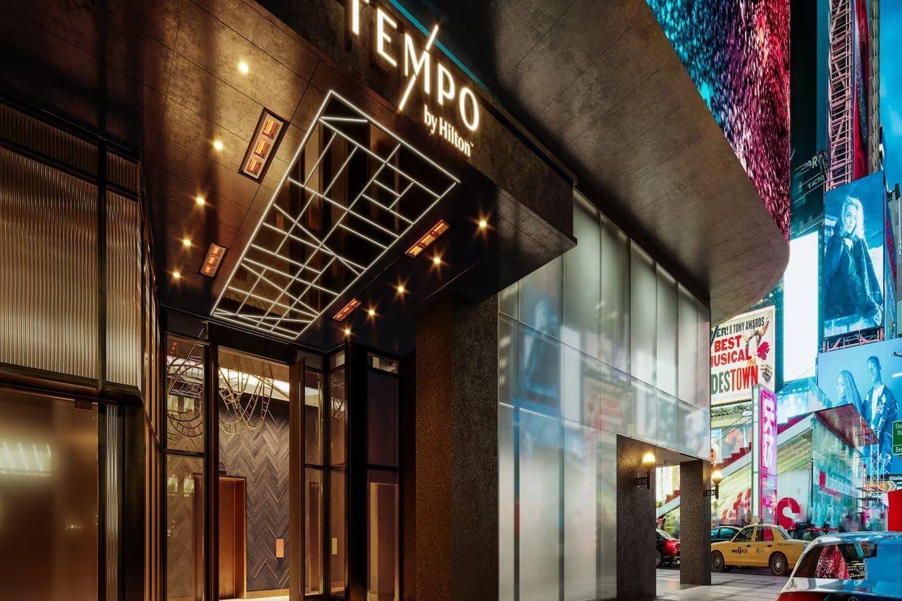 Doubletree Suites By Hilton Nyc - Times Square Нью-Йорк Экстерьер фото