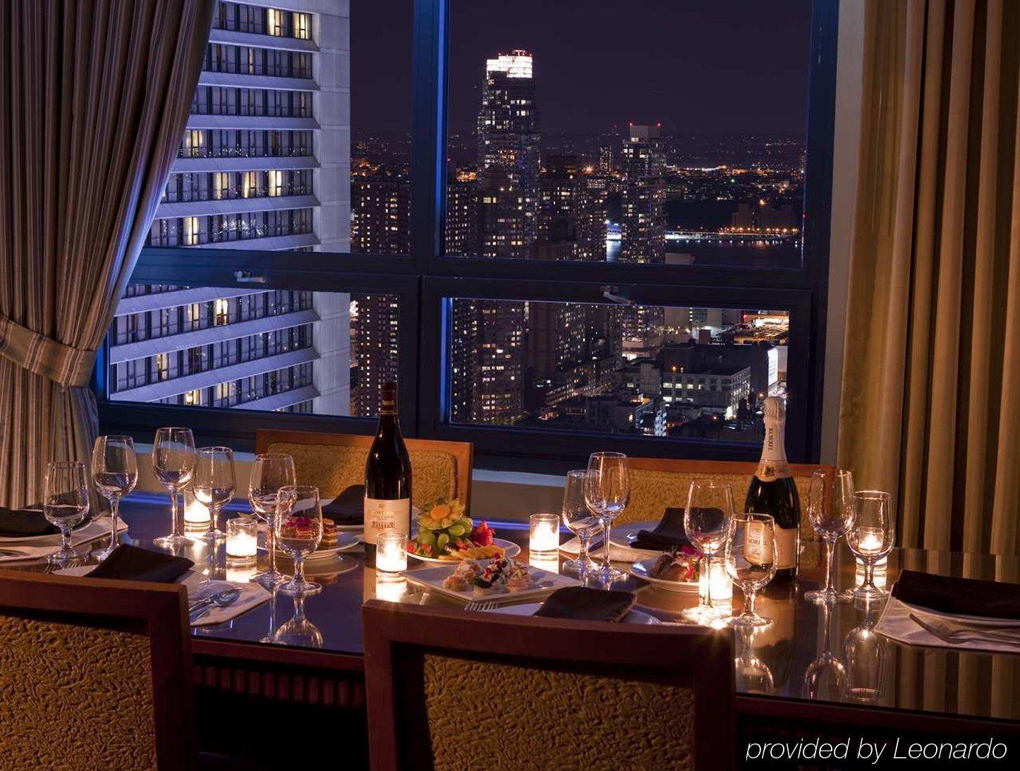 Doubletree Suites By Hilton Nyc - Times Square Нью-Йорк Ресторан фото