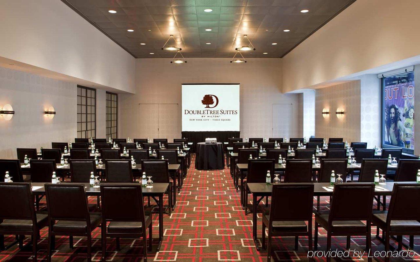 Doubletree Suites By Hilton Nyc - Times Square Нью-Йорк Бизнес фото