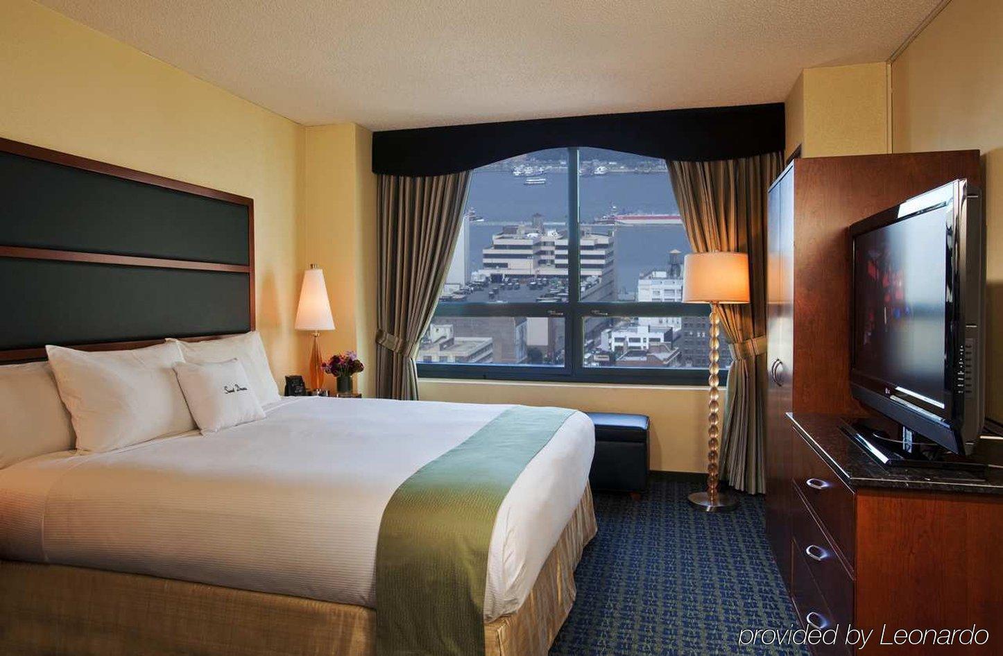 Doubletree Suites By Hilton Nyc - Times Square Нью-Йорк Экстерьер фото