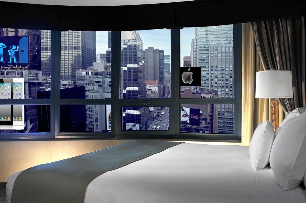 Doubletree Suites By Hilton Nyc - Times Square Нью-Йорк Экстерьер фото