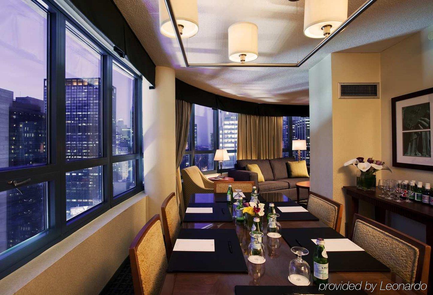 Doubletree Suites By Hilton Nyc - Times Square Нью-Йорк Номер фото