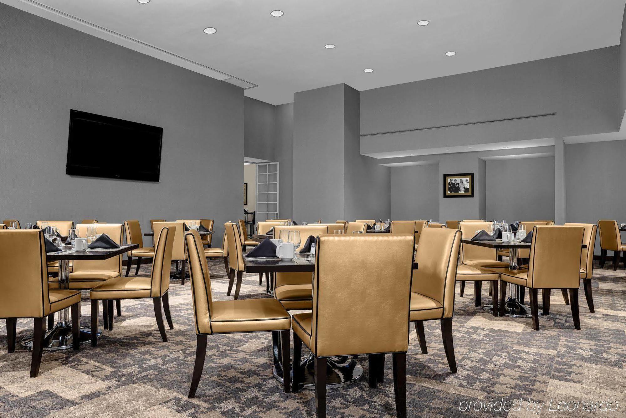Doubletree Suites By Hilton Nyc - Times Square Нью-Йорк Экстерьер фото