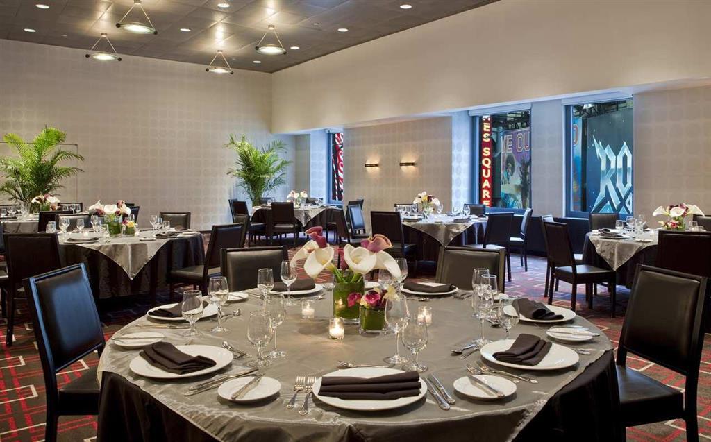 Doubletree Suites By Hilton Nyc - Times Square Нью-Йорк Экстерьер фото