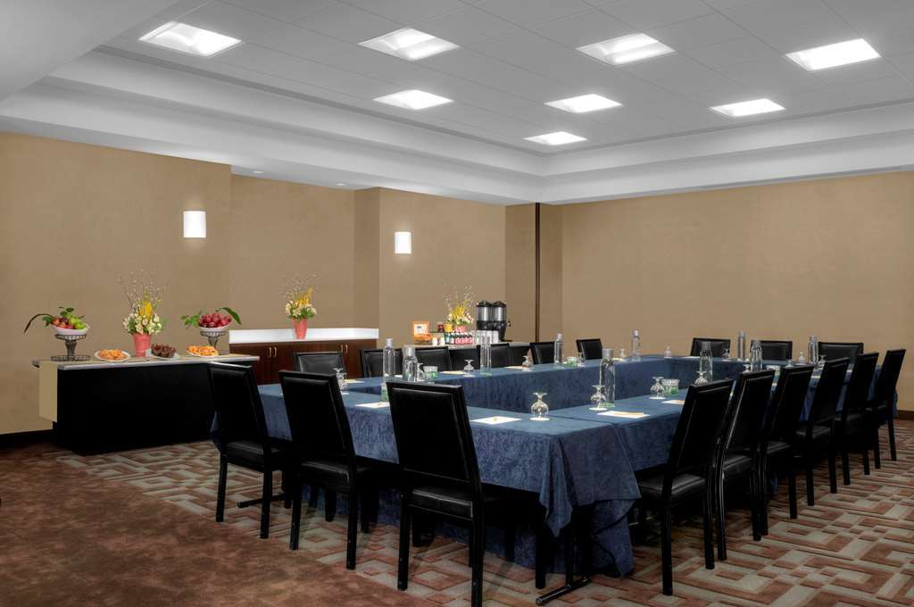 Doubletree Suites By Hilton Nyc - Times Square Нью-Йорк Удобства фото